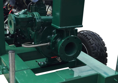 Towable diesel pump unit for sewage and irrigation